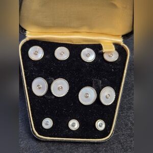Elegant Pearl Button Set